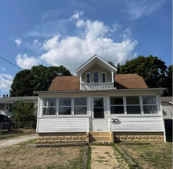 1615 1617-1617 Canadian Ave in Akron, OH - Building Photo