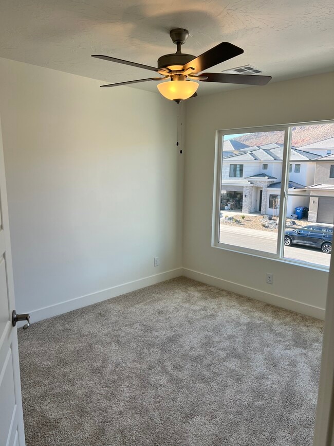499 S Stewart Creek Cv in Washington, UT - Building Photo - Building Photo