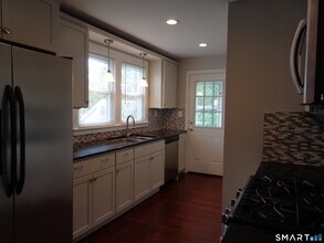 15 Bradley Ave in Branford, CT - Building Photo - Building Photo