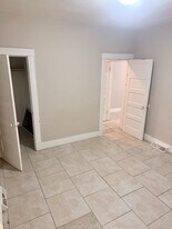 249 N 17th St in Decatur, IL - Building Photo