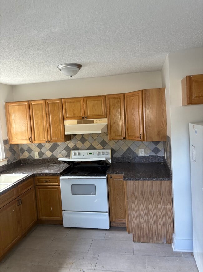 property at 617 W 41st St