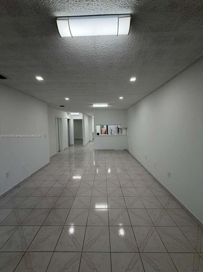 6538 W 2nd Ct in Hialeah, FL - Building Photo - Building Photo