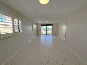 1320 Pasadena Ave S in South Pasadena, FL - Foto de edificio - Building Photo