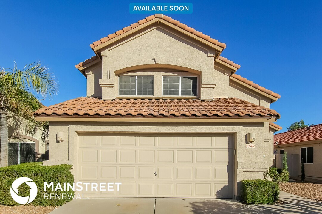 7742 W McRae Way in Glendale, AZ - Building Photo