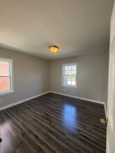 4464 Lee Heights Blvd in Warrensville Heights, OH - Foto de edificio - Building Photo