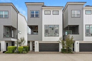 6315 Timbergrove Gardens Ln in Houston, TX - Building Photo