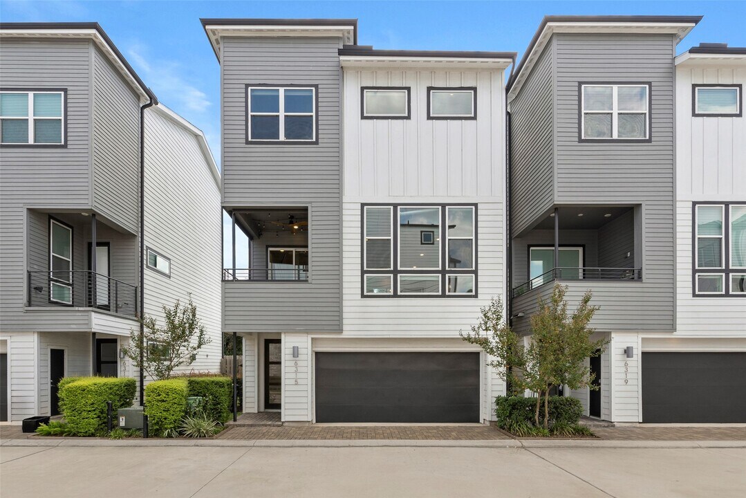 6315 Timbergrove Gardens Ln in Houston, TX - Building Photo