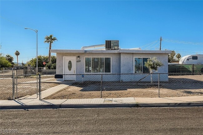 2132 Franklin Ave in Las Vegas, NV - Building Photo - Building Photo