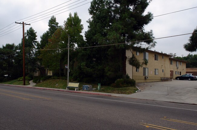 Helix Tennis Apartments in Spring Valley, CA - Building Photo - Building Photo