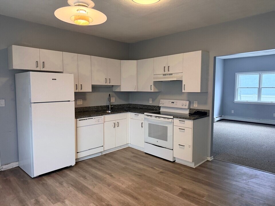 35 Webster St in Everett, MA - Building Photo