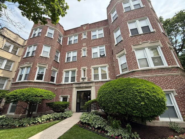 property at 4901 N St Louis Ave