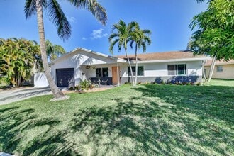 251 NE 2nd Cir in Boca Raton, FL - Building Photo - Building Photo