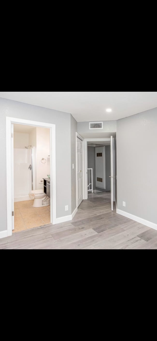 property at 1031 Mariposa St