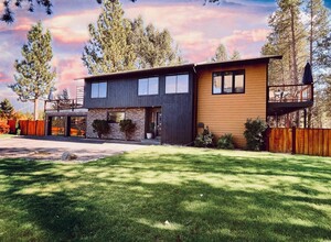 2260 Dover Dr in South Lake Tahoe, CA - Building Photo - Building Photo