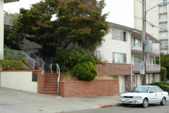 317 Lee St in Oakland, CA - Building Photo - Building Photo