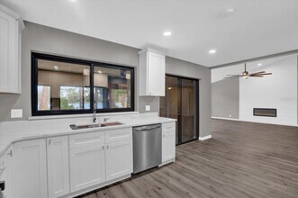 3966 Lake Mira Dr in Orlando, FL - Building Photo - Building Photo