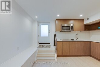 210 Parkmount Rd in Toronto, ON - Building Photo - Building Photo