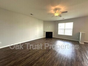7757 Discovery Rd in North Charleston, SC - Building Photo - Building Photo