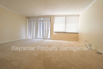 450 W 7th St in Tulsa, OK - Foto de edificio - Building Photo