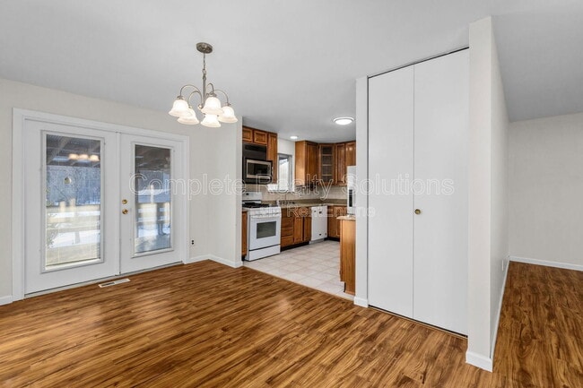 12006 Glenpark Dr in Maryland Heights, MO - Building Photo - Building Photo