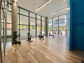 161 Roehampton Ave in Toronto, ON - Building Photo - Building Photo