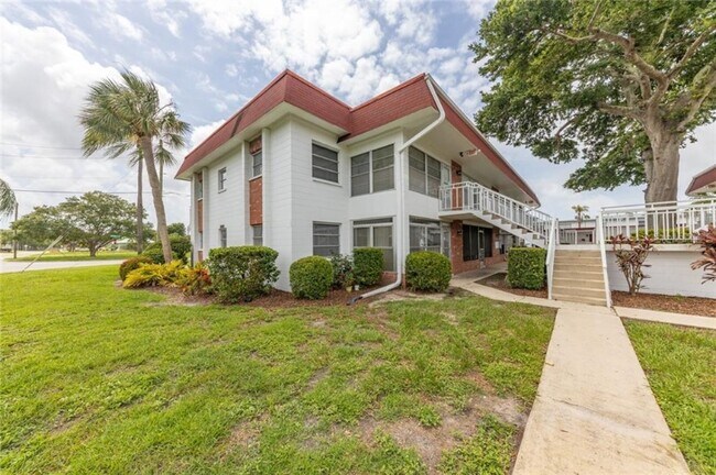 3460 32nd Ave N in St. Petersburg, FL - Building Photo - Building Photo