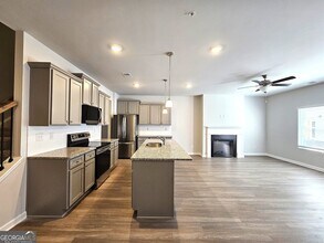 338 Lanier Cir in Woodstock, GA - Building Photo - Building Photo