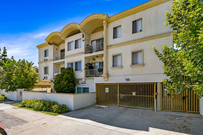 1417 S Atlantic Blvd, Unit 14 in Alhambra, CA - Building Photo - Building Photo