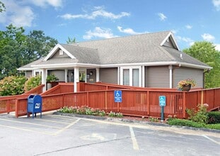 The Pointe on Fleur Apartments in Des Moines, IA - Building Photo - Building Photo