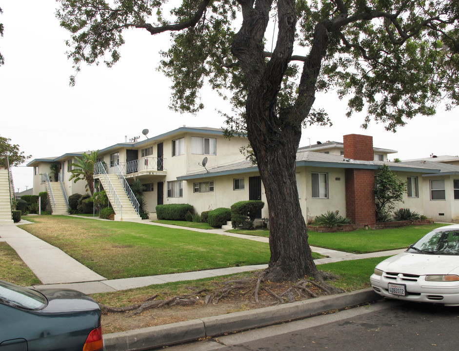 2604 W El Segundo Blvd in Gardena, CA - Building Photo