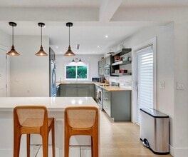 1223 NE 102nd St in Miami Shores, FL - Building Photo - Building Photo