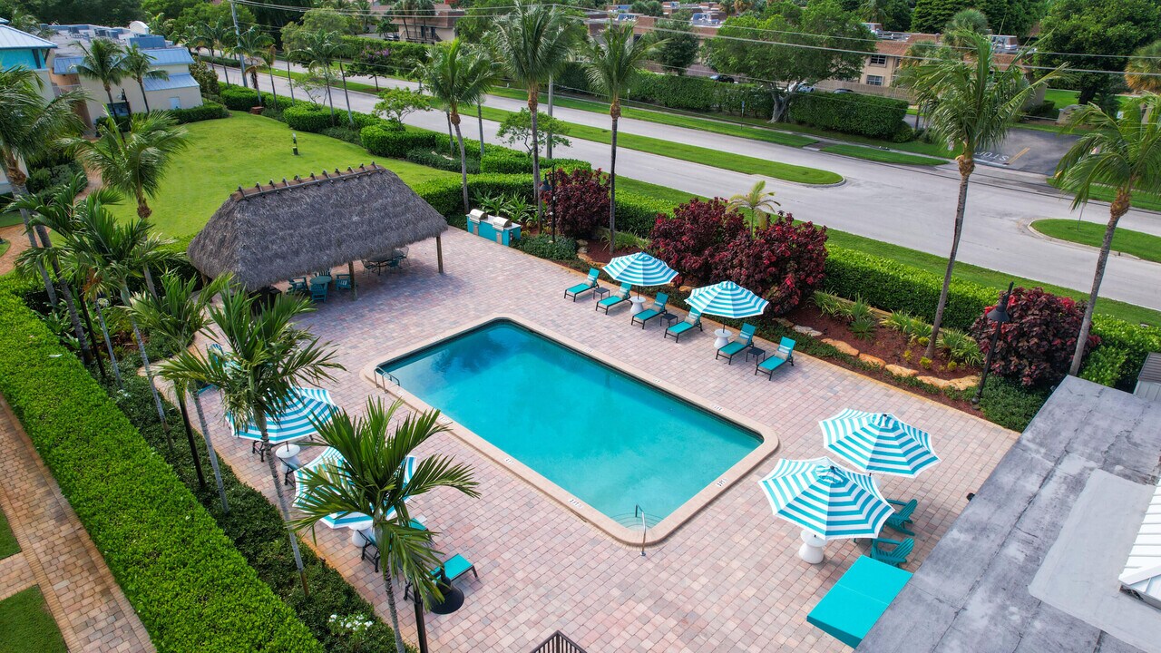 1220 NW 13th St in Boca Raton, FL - Building Photo