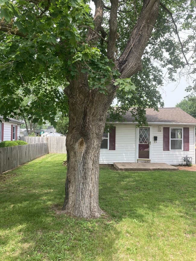 338 Pennsylvania Ave in Loves Park, IL - Building Photo - Building Photo