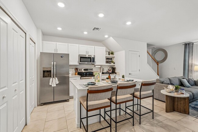 property at 1922 E Landings Wy