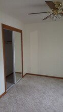 1929 Victory St, Unit 18 in La crosse, WI - Building Photo - Building Photo