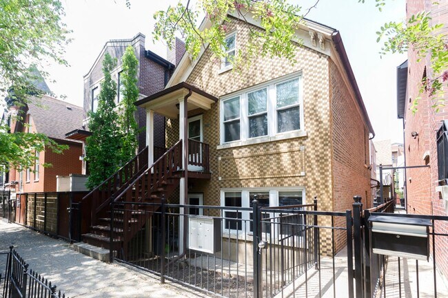 property at 2220 W Homer St