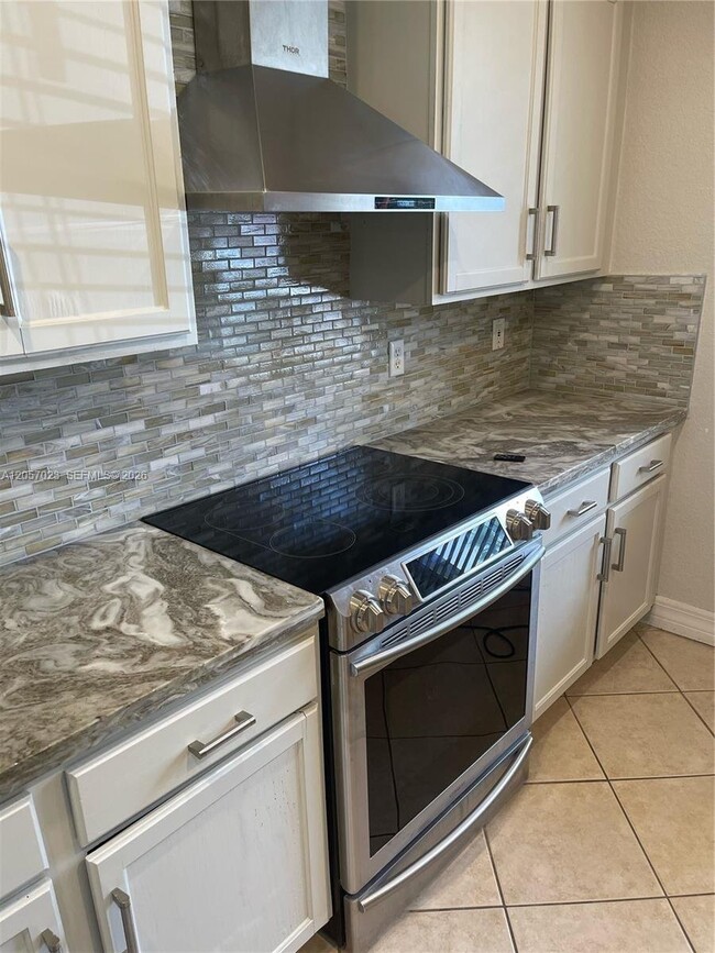 property at 2847 S Evergreen Cir