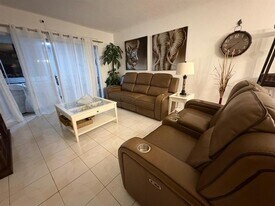 450 Paradise Isle Blvd in Hallandale Beach, FL - Building Photo