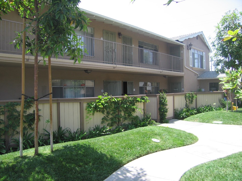 Citrus Palms Apartments in Anaheim, CA - Building Photo