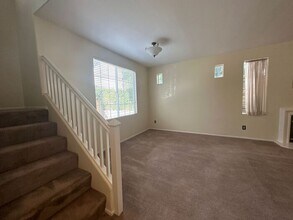 27139 Manor Cir in Santa Clarita, CA - Building Photo - Building Photo