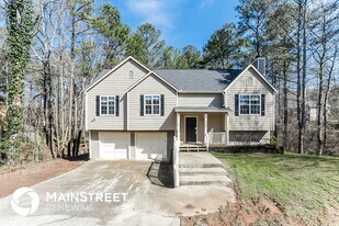124 Emerald Pines Dr in Dallas, GA - Building Photo