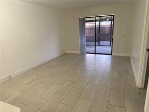 2128 Bahamas Ct in Kissimmee, FL - Building Photo - Building Photo