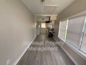 116 S Stanford St in Sulphur, LA - Building Photo - Building Photo