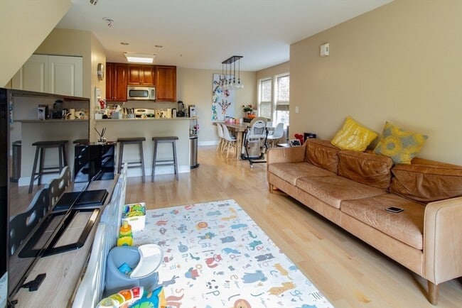 316 Rindge Ave in Cambridge, MA - Building Photo - Building Photo