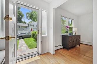 125 Brown Rd in Scarsdale, NY - Building Photo - Building Photo