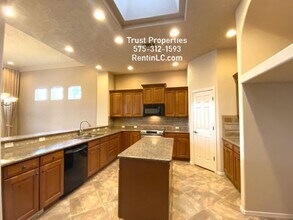 1932 Lone Tree Ln in Las Cruces, NM - Building Photo - Building Photo