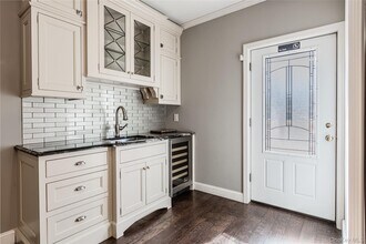 606 E Jericho Tpke in Huntington Station, NY - Building Photo - Building Photo