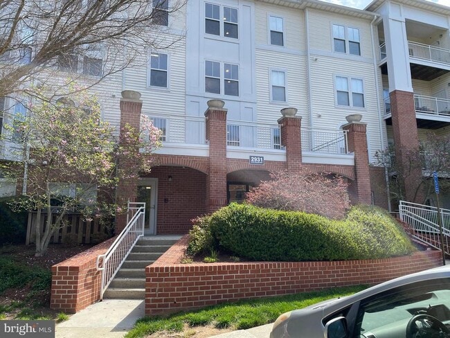property at 2931 Deer Hollow Way