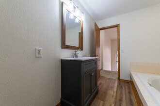 107 N 1st St in Panora, IA - Building Photo - Building Photo