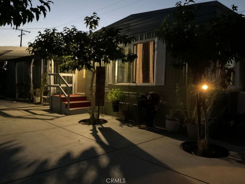 15678 Avion Ln in Victorville, CA - Building Photo